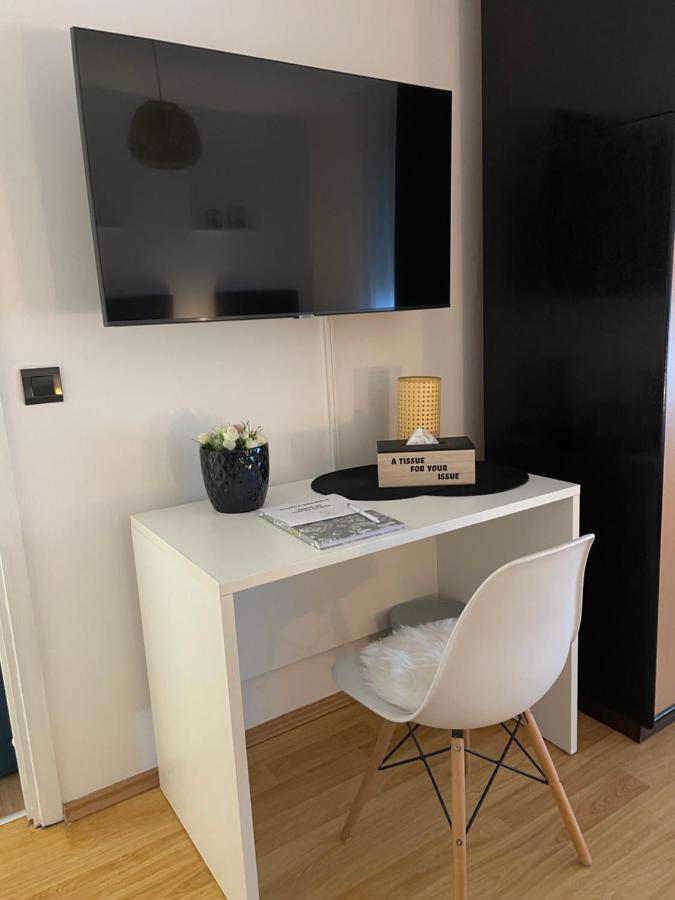 Comodo Apartman Vinkovci Bagian luar foto