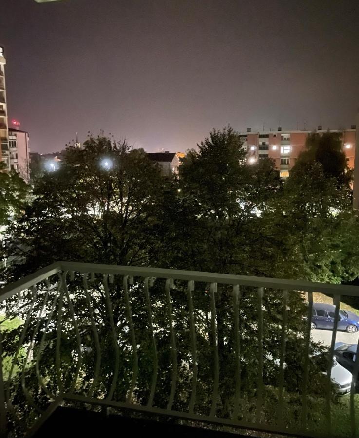 Comodo Apartman Vinkovci Bagian luar foto